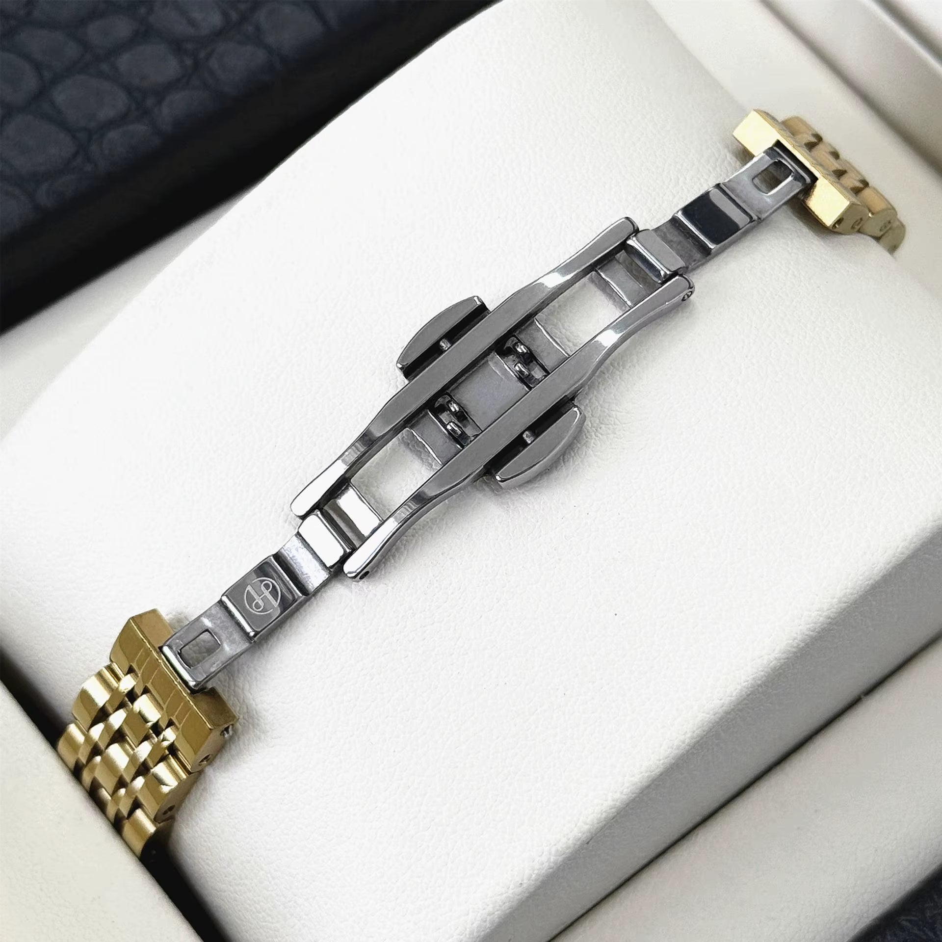 Luxury Girls' Steel Waterproof Watch Customized Logo Quartz Watch Fashionable Diamond Watch for Women - MCROONS.COM