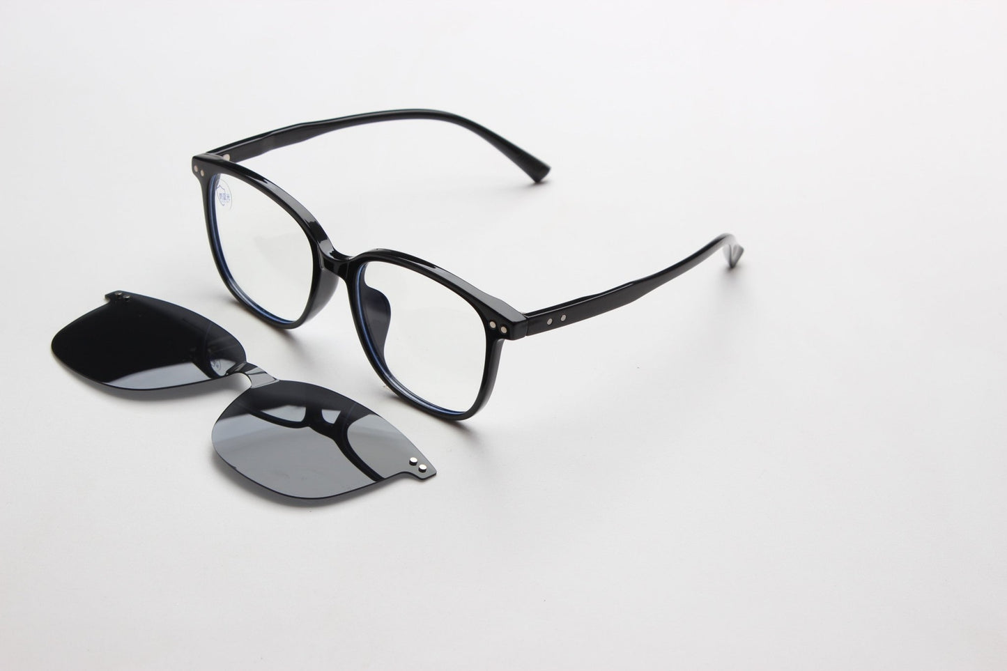 ME - DVG - 333 - MCROONS.COM