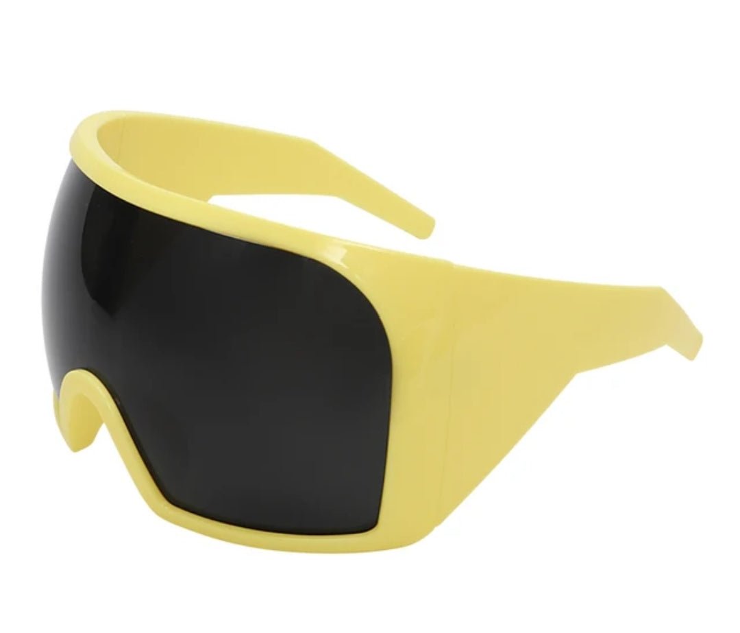 ME - YGG - 136 - MCROONS.COM